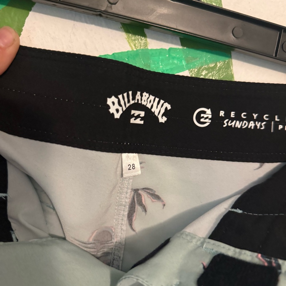 Billabong Men's Sage Green Palm-Print Boardshorts - Picture 4 of 6